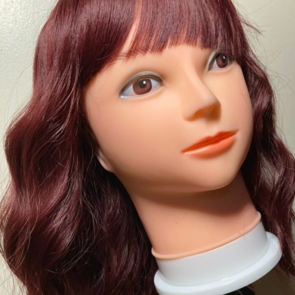 Bob Wig with Bangs - Picture 5 of 9